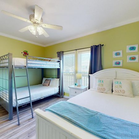 Smiles In Isla Del Sol Villa Galveston Exterior photo